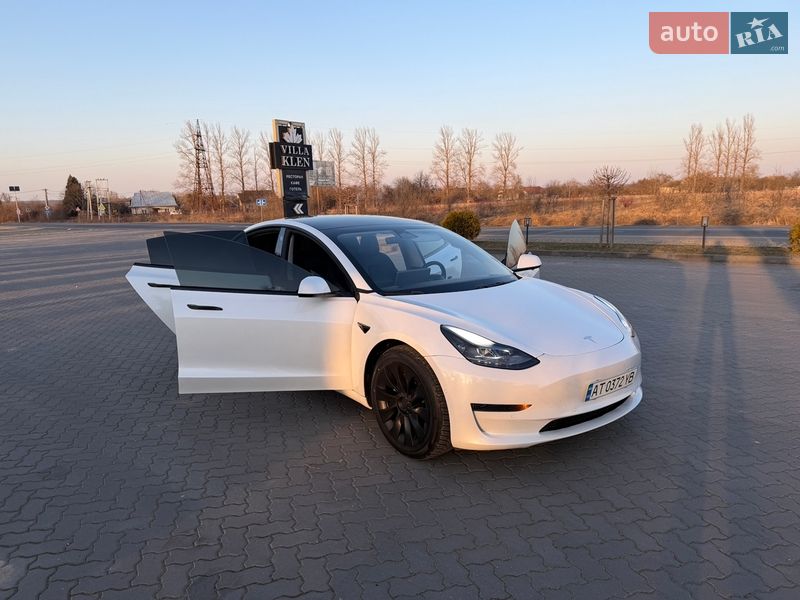 Седан Tesla Model 3 2021 в Коломые