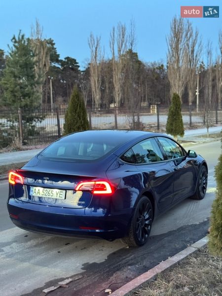Седан Tesla Model 3 2021 в Києві