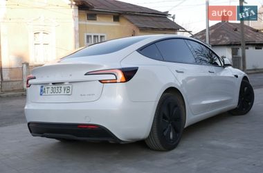 Седан Tesla Model 3 2024 в Снятине