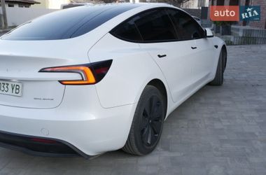 Седан Tesla Model 3 2024 в Снятине