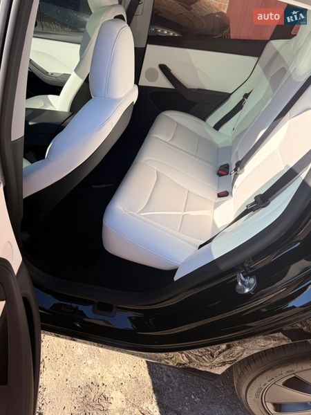 Седан Tesla Model 3 2025 в Харькове