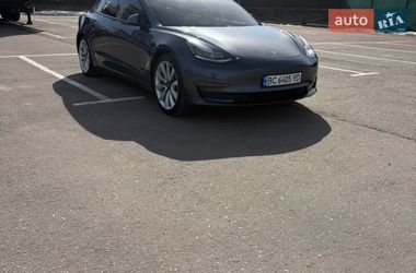 Седан Tesla Model 3 2020 в Львове