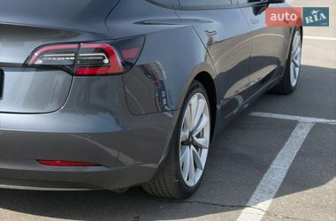 Седан Tesla Model 3 2020 в Львове