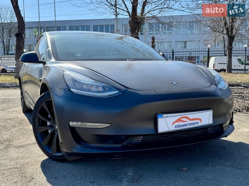 Седан Tesla Model 3 2019 в Киеве