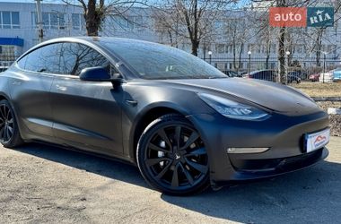 Седан Tesla Model 3 2019 в Киеве