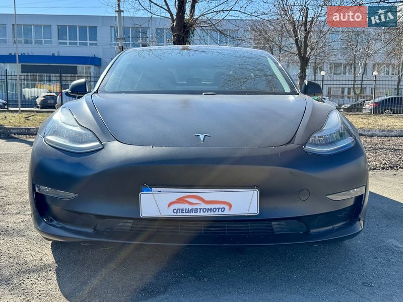 Седан Tesla Model 3 2019 в Киеве