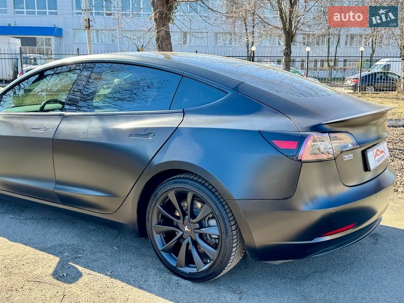 Седан Tesla Model 3 2019 в Киеве