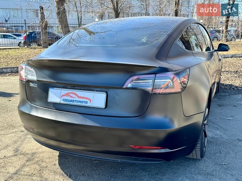 Седан Tesla Model 3 2019 в Киеве