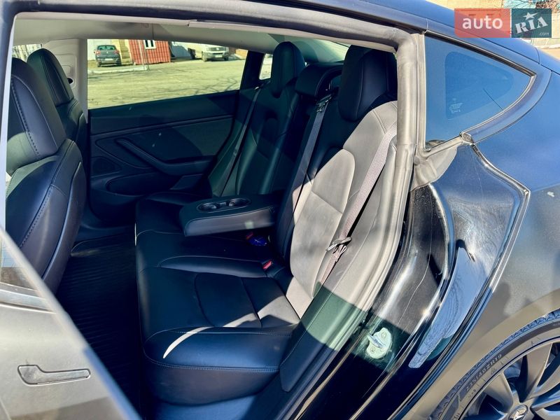 Седан Tesla Model 3 2019 в Киеве