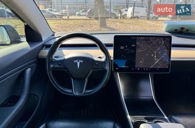 Седан Tesla Model 3 2019 в Киеве