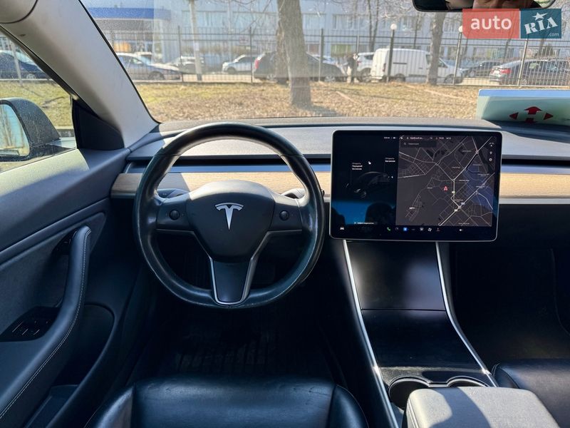 Седан Tesla Model 3 2019 в Киеве