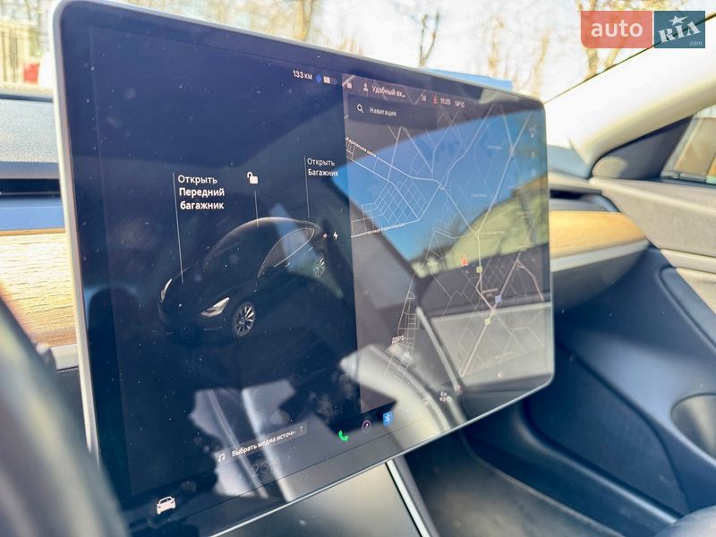 Седан Tesla Model 3 2019 в Киеве