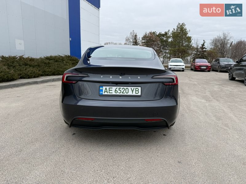 Седан Tesla Model 3 2024 в Дніпрі