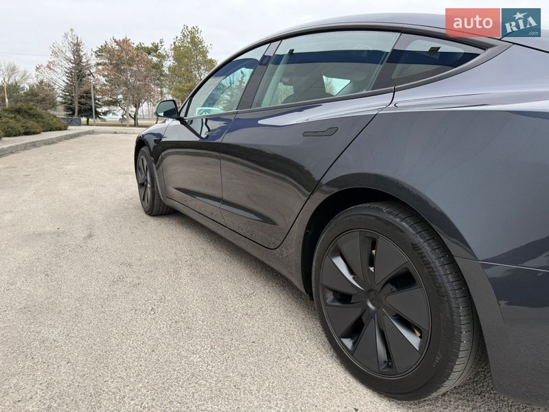 Седан Tesla Model 3 2024 в Дніпрі