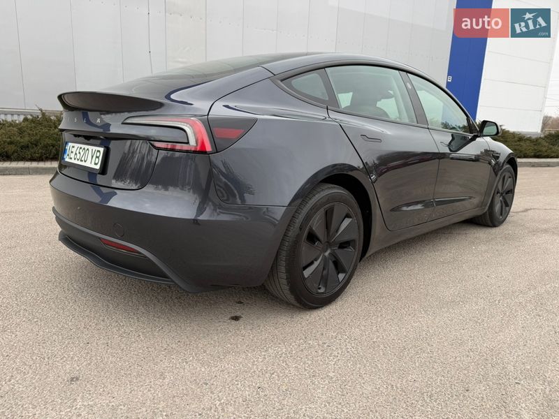 Седан Tesla Model 3 2024 в Дніпрі