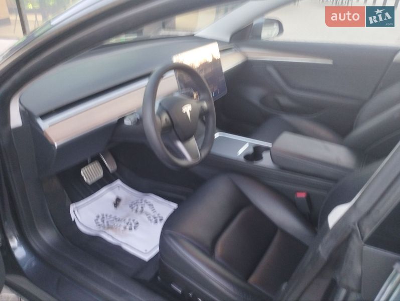 Седан Tesla Model 3 2023 в Одессе