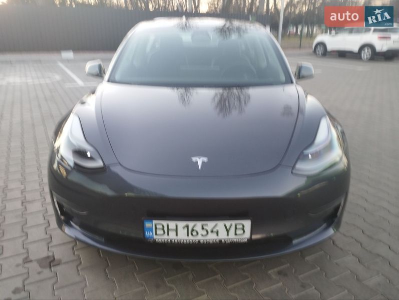 Седан Tesla Model 3 2023 в Одессе