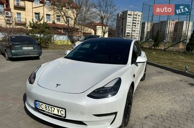 Седан Tesla Model 3 2021 в Львове