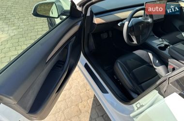 Седан Tesla Model 3 2021 в Львове