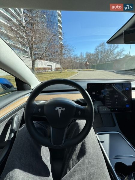 Седан Tesla Model 3 2021 в Києві