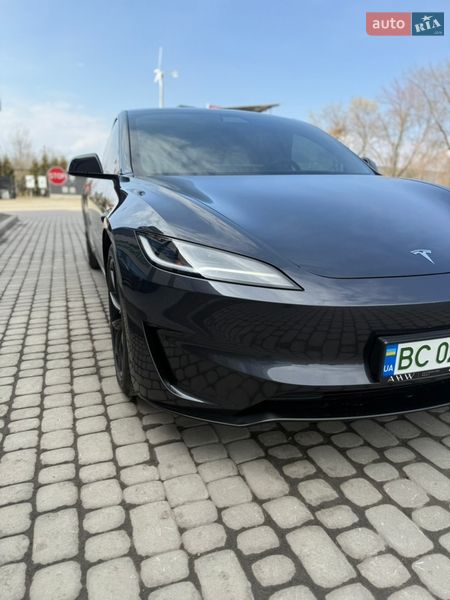 Седан Tesla Model 3 2024 в Львове