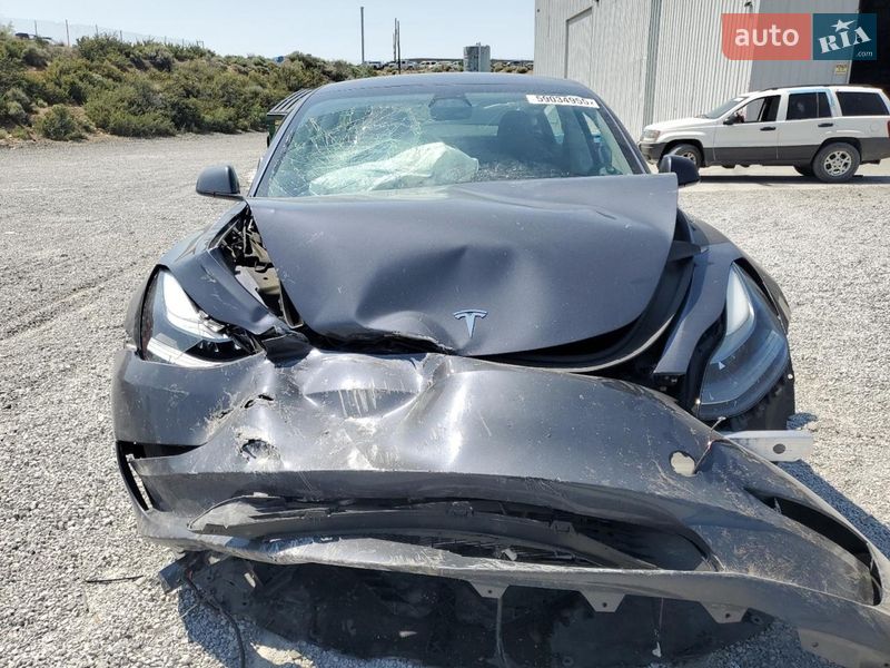 Седан Tesla Model 3 2023 в Кременчуці