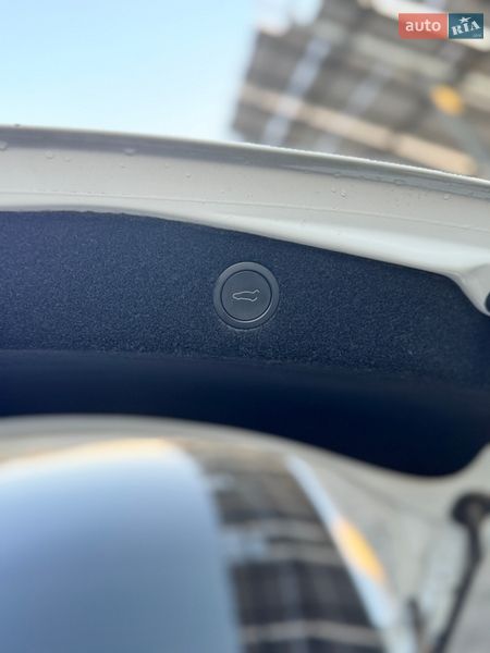 Седан Tesla Model 3 2024 в Львові фото 17 Седан Tesla Model 3 2024 в Львові