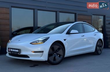 Седан Tesla Model 3 2021 в Ровно