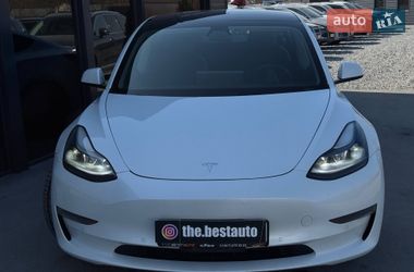 Седан Tesla Model 3 2021 в Ровно