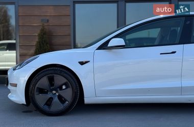 Седан Tesla Model 3 2021 в Ровно