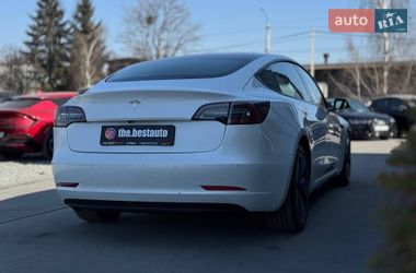 Седан Tesla Model 3 2021 в Ровно