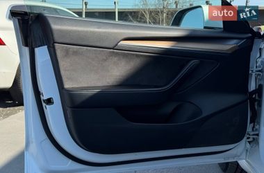 Седан Tesla Model 3 2021 в Ровно