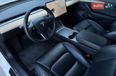 Седан Tesla Model 3 2021 в Ровно