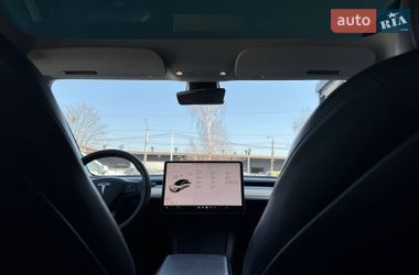 Седан Tesla Model 3 2021 в Ровно