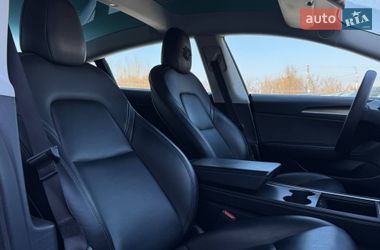 Седан Tesla Model 3 2021 в Ровно