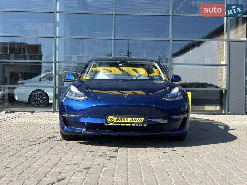 Седан Tesla Model 3 2020 в Ивано-Франковске