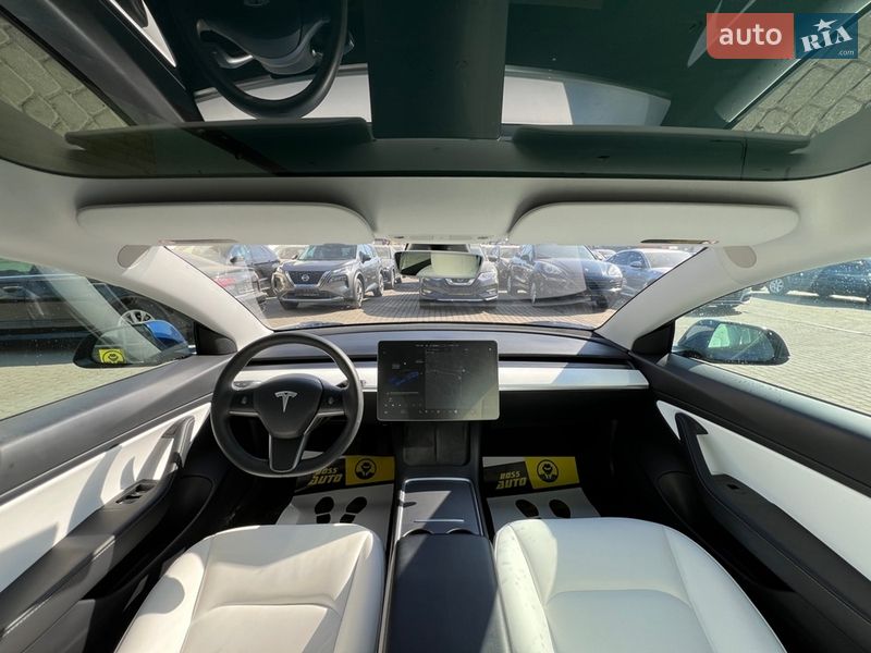 Седан Tesla Model 3 2020 в Ивано-Франковске