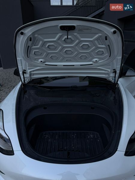 Седан Tesla Model 3 2022 в Ивано-Франковске фото 18 Седан Tesla Model 3 2022 в Ивано-Франковске