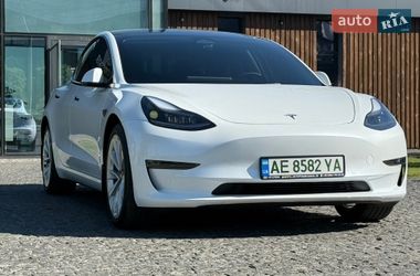 Седан Tesla Model 3 2022 в Днепре
