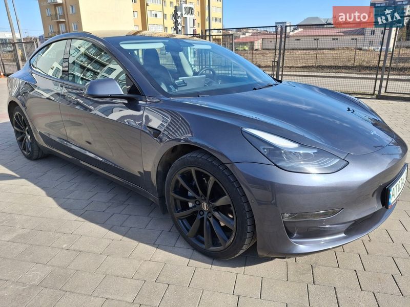 Седан Tesla Model 3 2022 в Ивано-Франковске