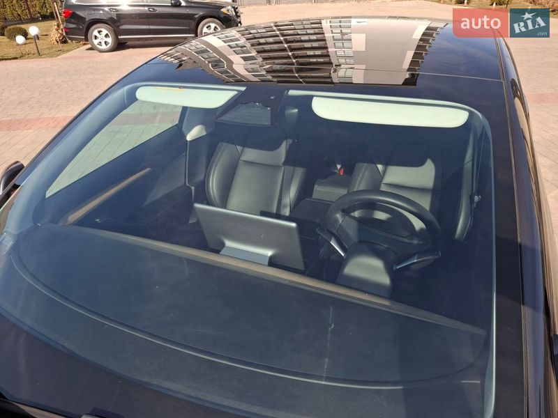 Седан Tesla Model 3 2022 в Ивано-Франковске