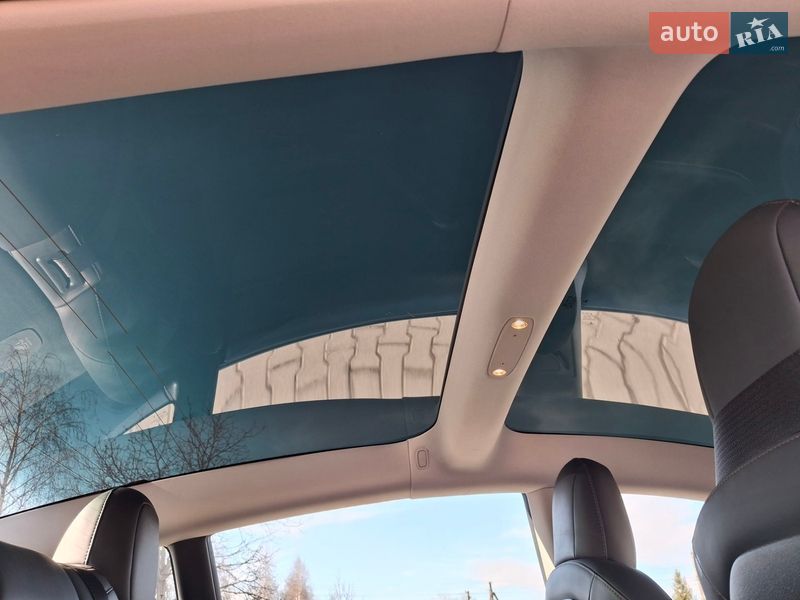 Седан Tesla Model 3 2022 в Ивано-Франковске