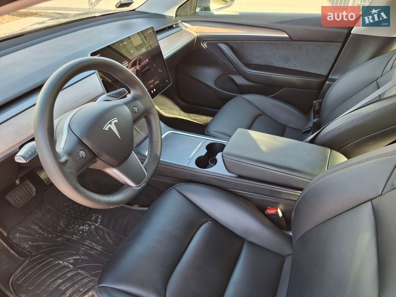 Седан Tesla Model 3 2022 в Ивано-Франковске