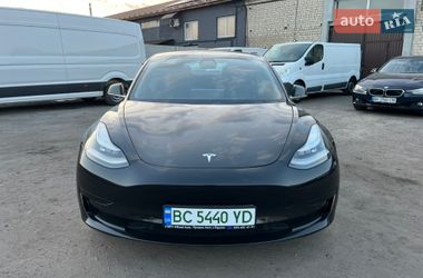 Седан Tesla Model 3 2020 в Радивиліві