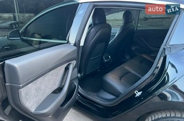 Седан Tesla Model 3 2020 в Радивиліві