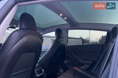 Седан Tesla Model 3 2020 в Радивиліві