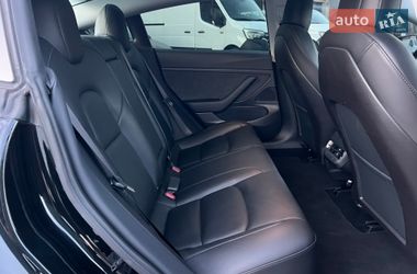 Седан Tesla Model 3 2020 в Радивиліві