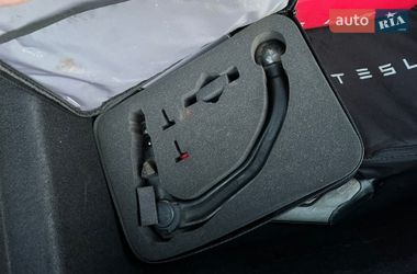 Седан Tesla Model 3 2020 в Радивиліві