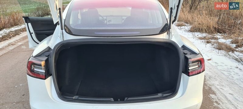 Седан Tesla Model 3 2017 в Нововолинську фото 16 Седан Tesla Model 3 2017 в Нововолинську