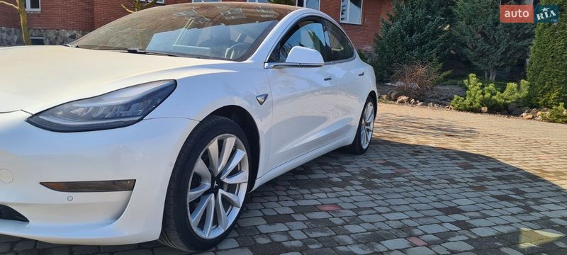 Седан Tesla Model 3 2017 в Нововолинську фото 27 Седан Tesla Model 3 2017 в Нововолинську